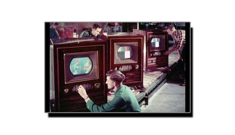30 دسمبر، جب دنیا کا پہلا رنگین ٹی وی سیٹ فروخت ہوا
